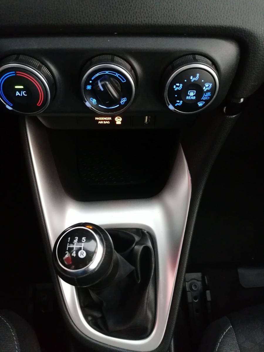 TOYOTA - Yaris - 1.0 5p. Trend "Platinum Edition"