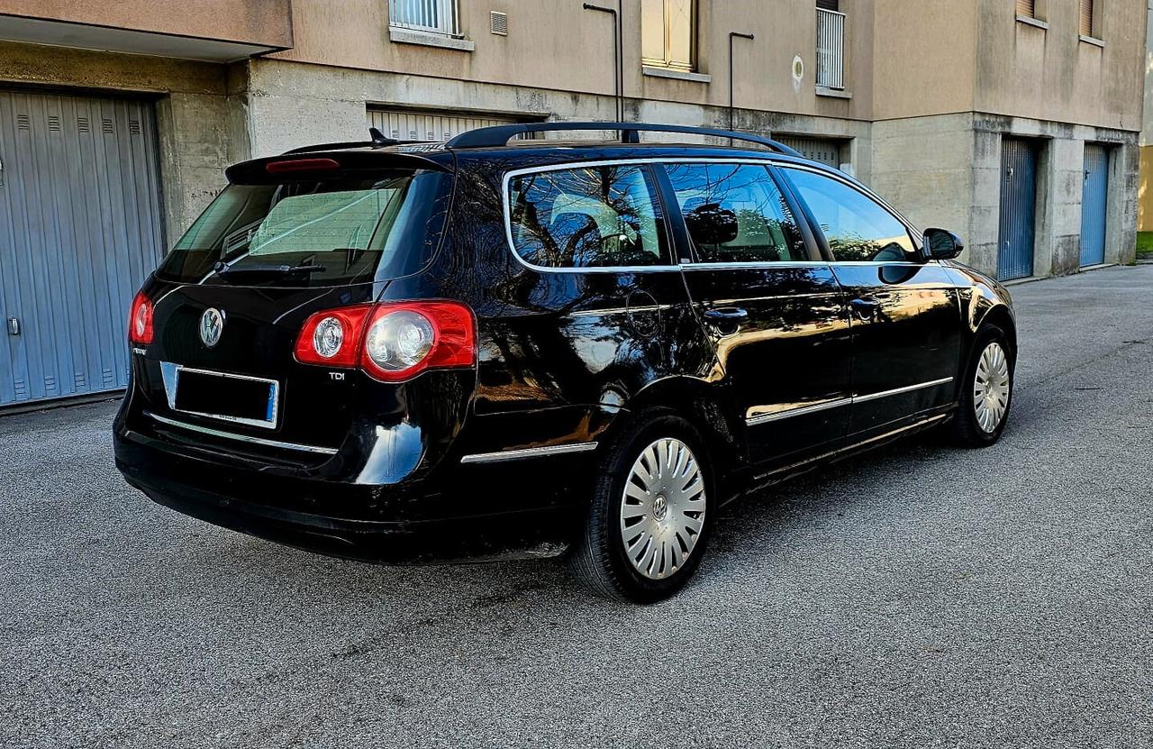 Volkswagen Passat 1.9 TDI/105CV DPF Var. Comf.