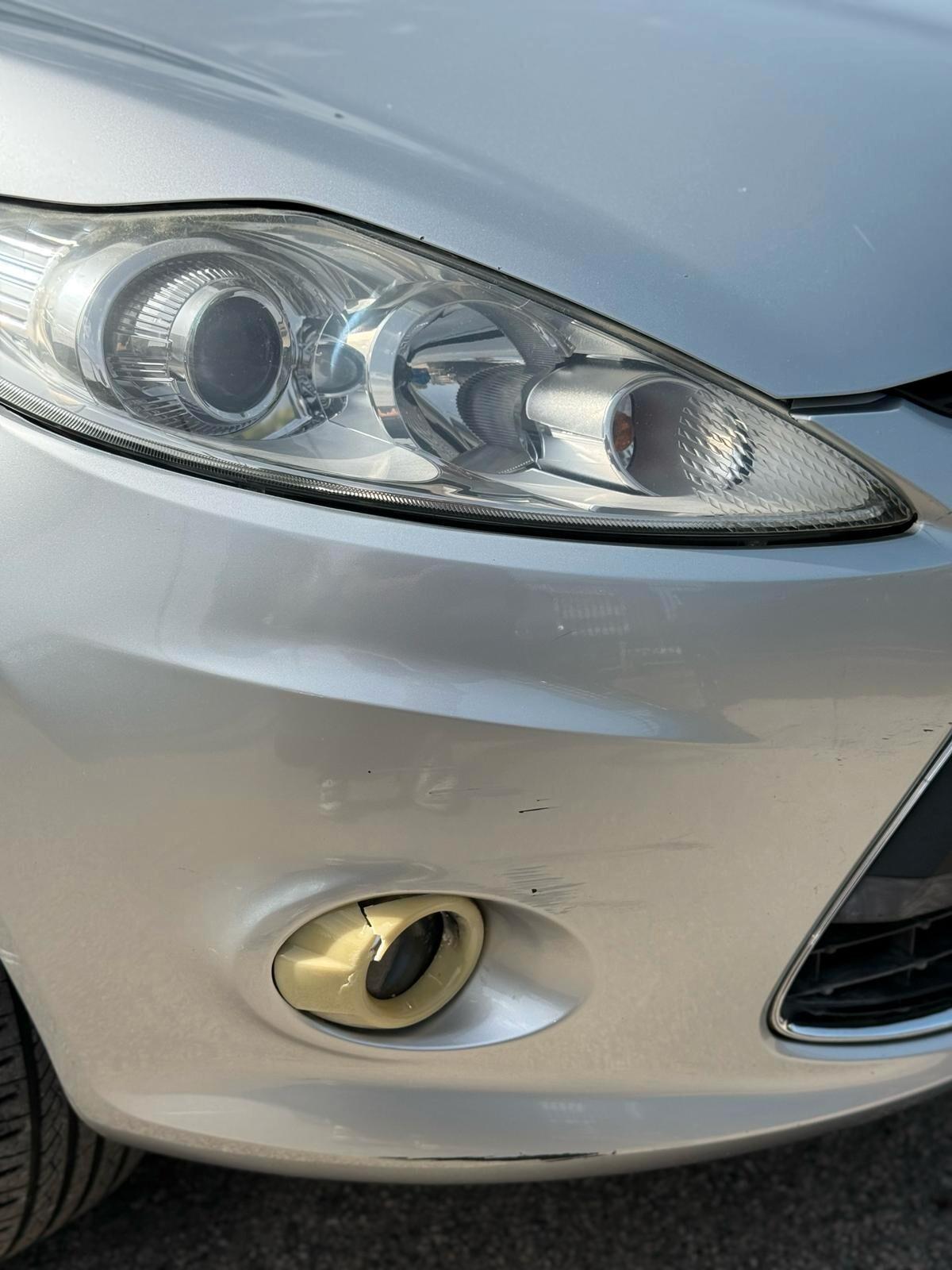 Ford Fiesta Titanium 5 porte benzina/gpl