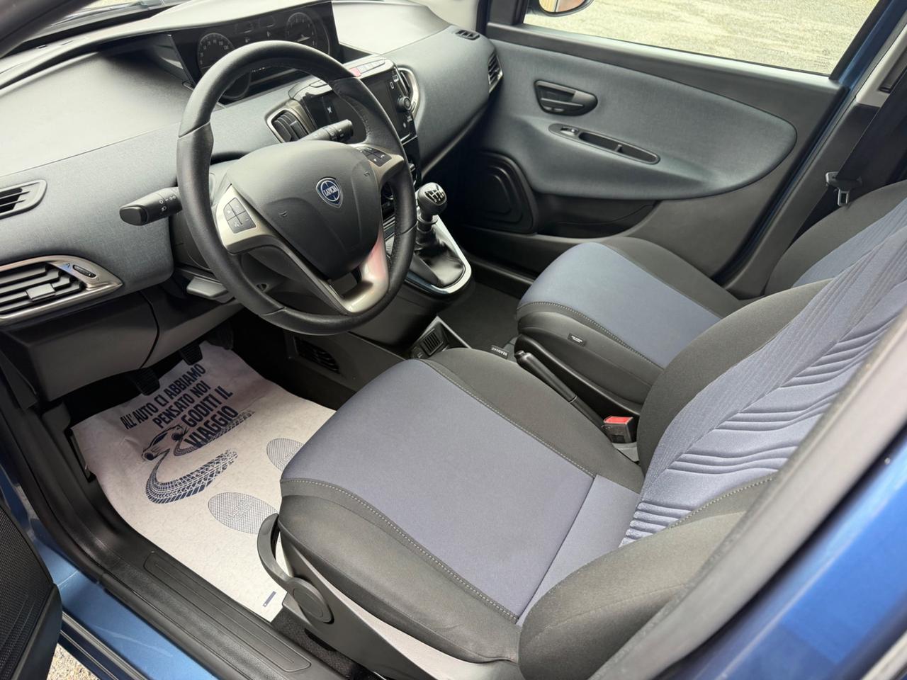 Lancia Ypsilon 1.0 Hybrid Gold