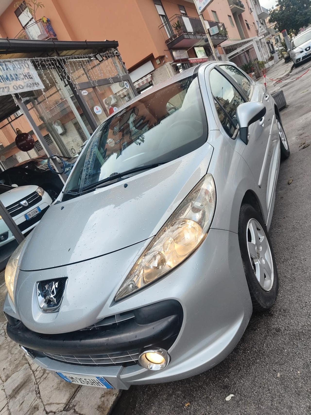 Peugeot 207 1.4 8V 75CV 5p. X Line