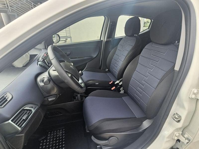 Lancia Ypsilon 1.0 FireFly 5 porte S&S Hybryd Gold con BONUS EASY GO'