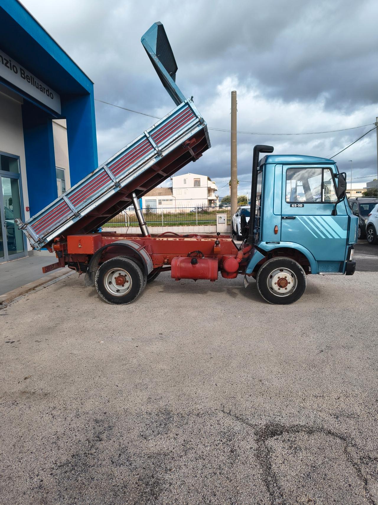 Iveco 65-10 Ribaltabile Trilaterale