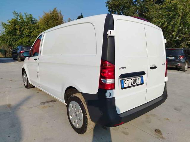 MERCEDES-BENZ VITO 111 CDI