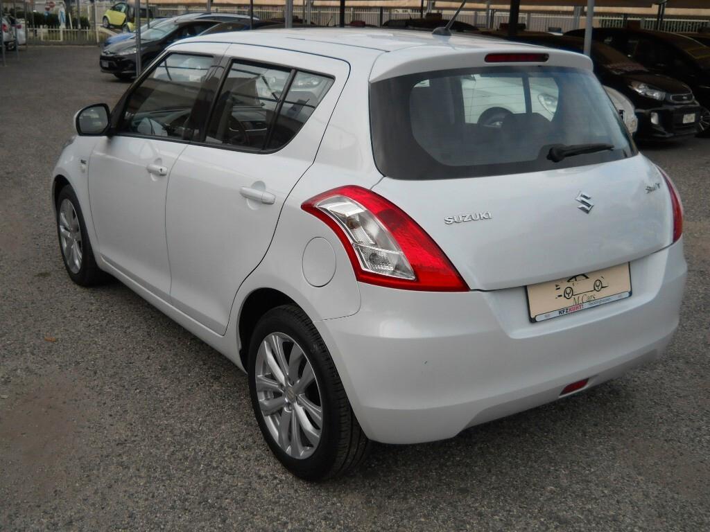 Suzuki Swift 1.3 DDiS 5 porte B-Top Bi-Color