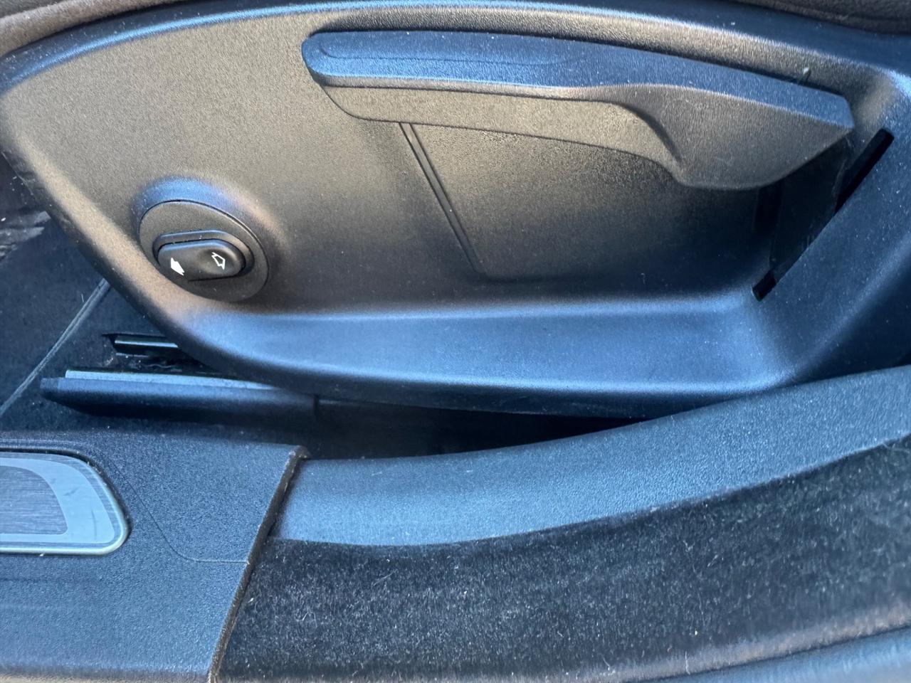 Jaguar XE 2.0 D 180 CV Landmark Edition