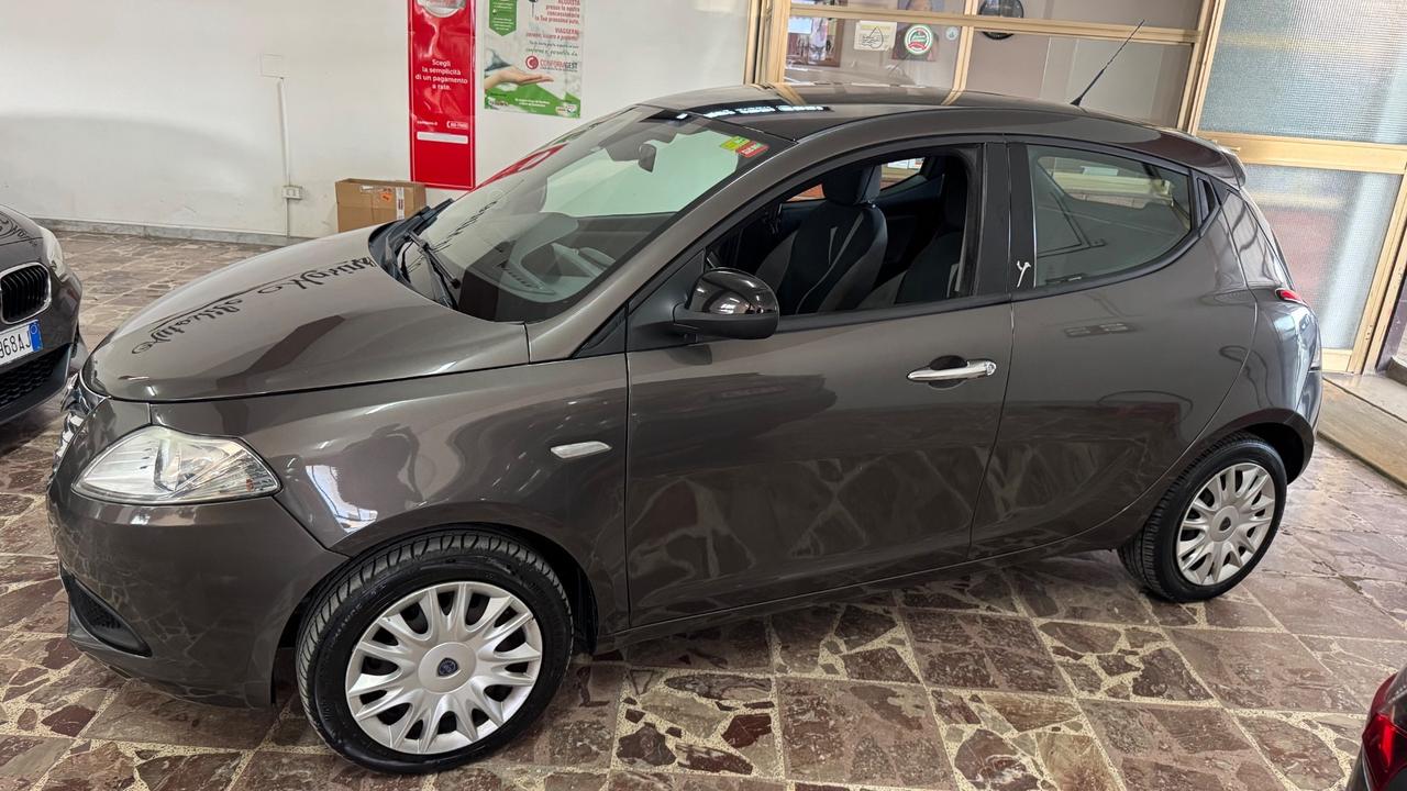 Lancia Ypsilon 1.3 MJT 16V 95 CV 5 porte S&S Silver
