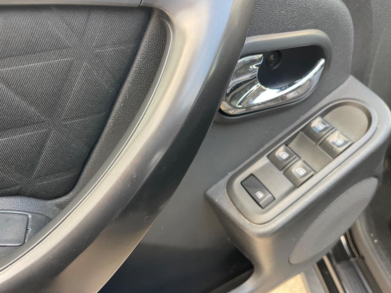 DACIA DUSTER 1.6 GPL FULL NAVI RESTYLING GPL 2035