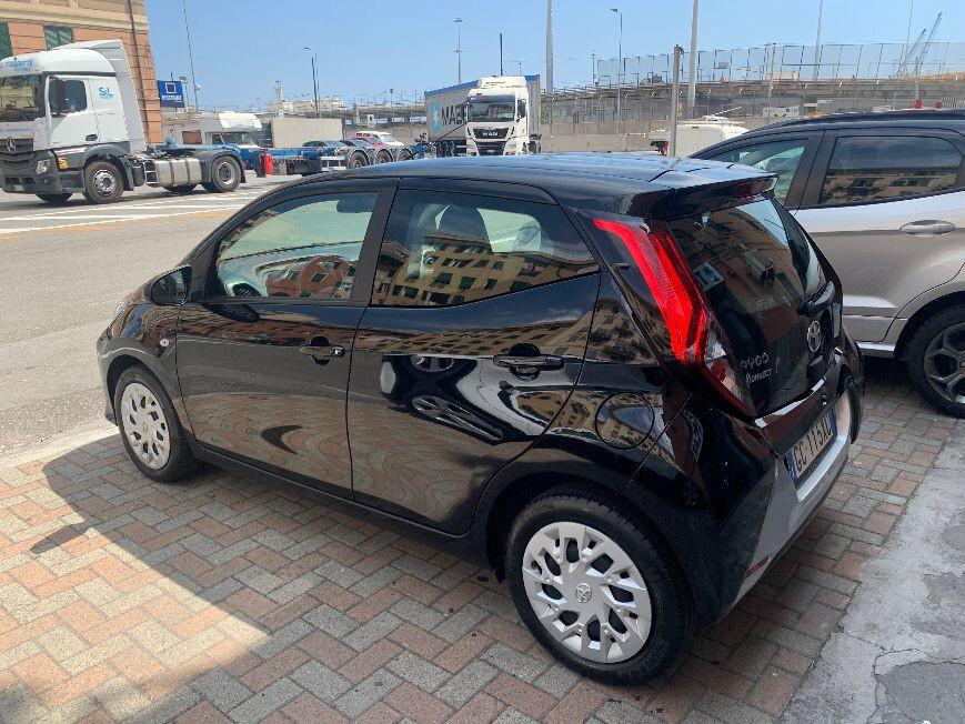 Toyota Aygo Connect 1.0 VVT-i 72CV 5 porte x-business