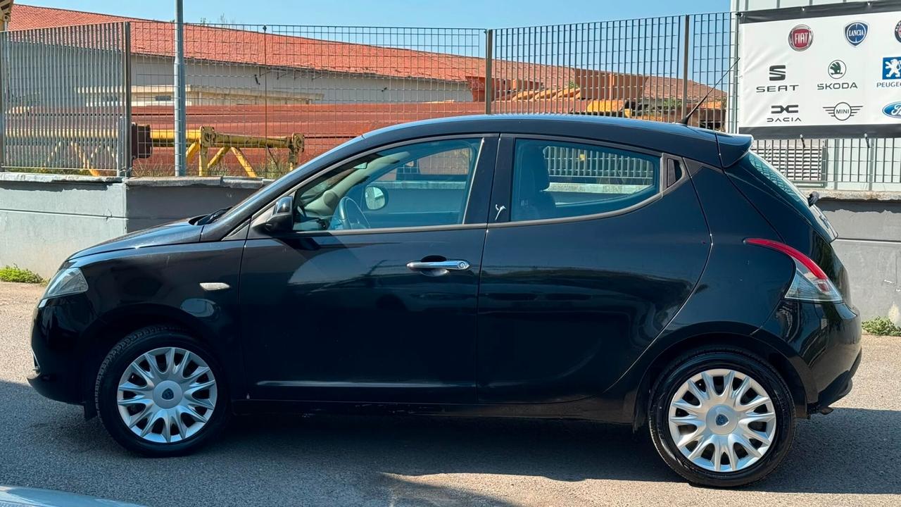 Lancia Ypsilon 1.2 69 CV 5 porte S&S Platinum