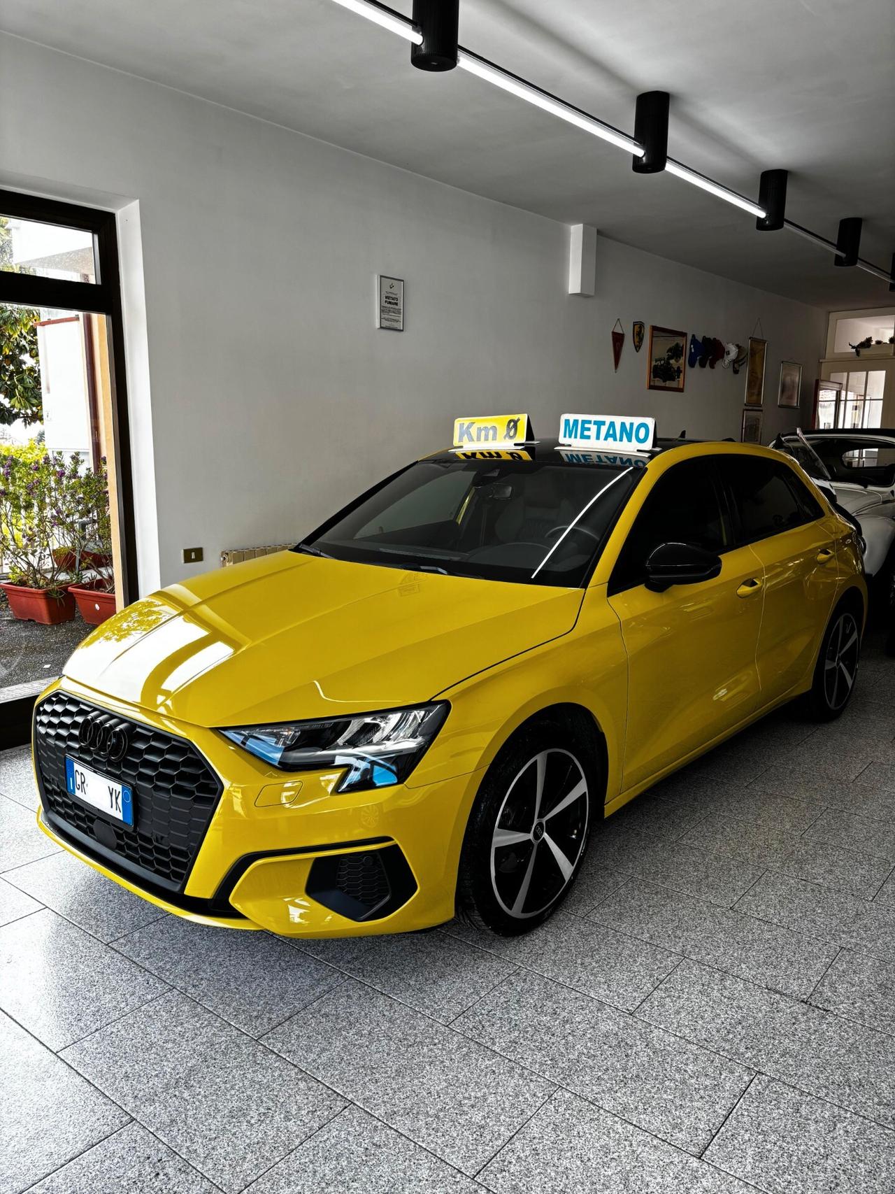 Audi A3 SPB 30 g-tron S tronic S line edition NUOVA GIALLO PITONE