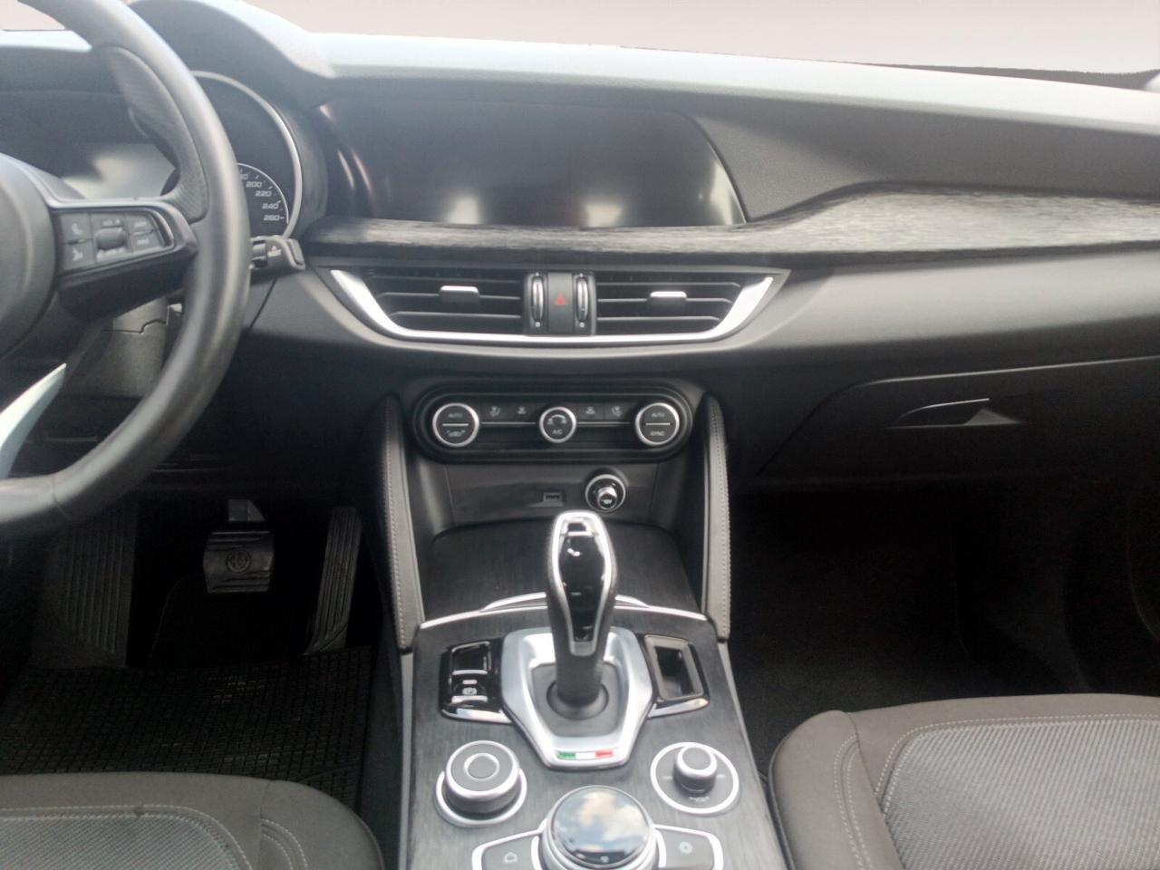 Alfa Romeo Stelvio 2.2 Turbodiesel 190 CV AT8 Q4 Business