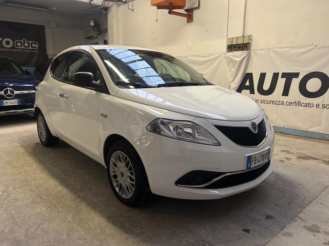 Lancia Ypsilon 1.2 69 CV 5 porte Platinum