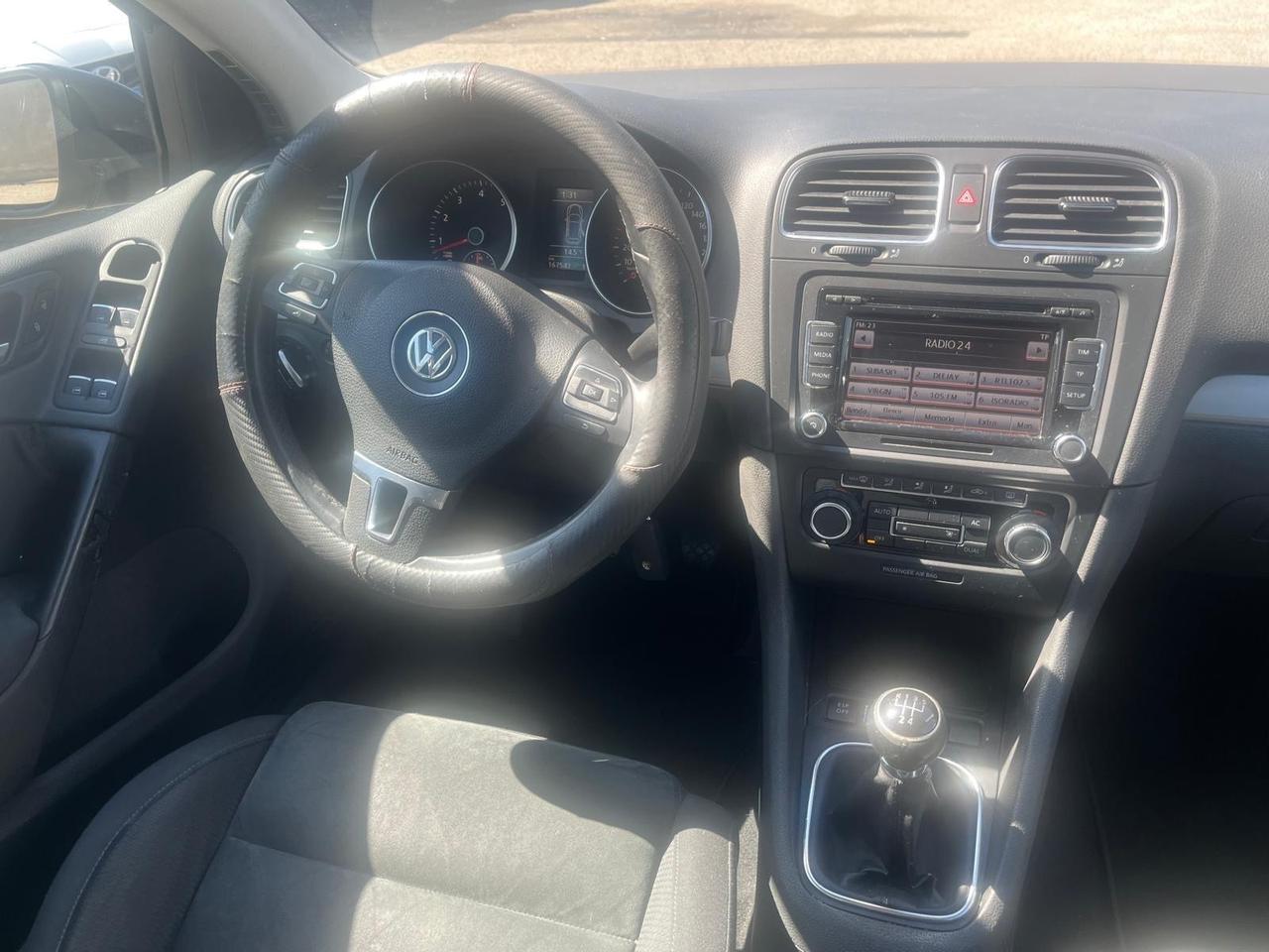 Volkswagen golf 5p-1.6 gpl - high Line-2010