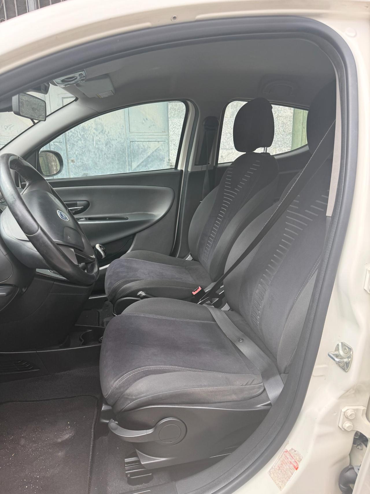 Lancia Ypsilon 1.2 70 CV 5 PORTE GOLD SU RICHIESTA ANCHE IMPIANTO GPL