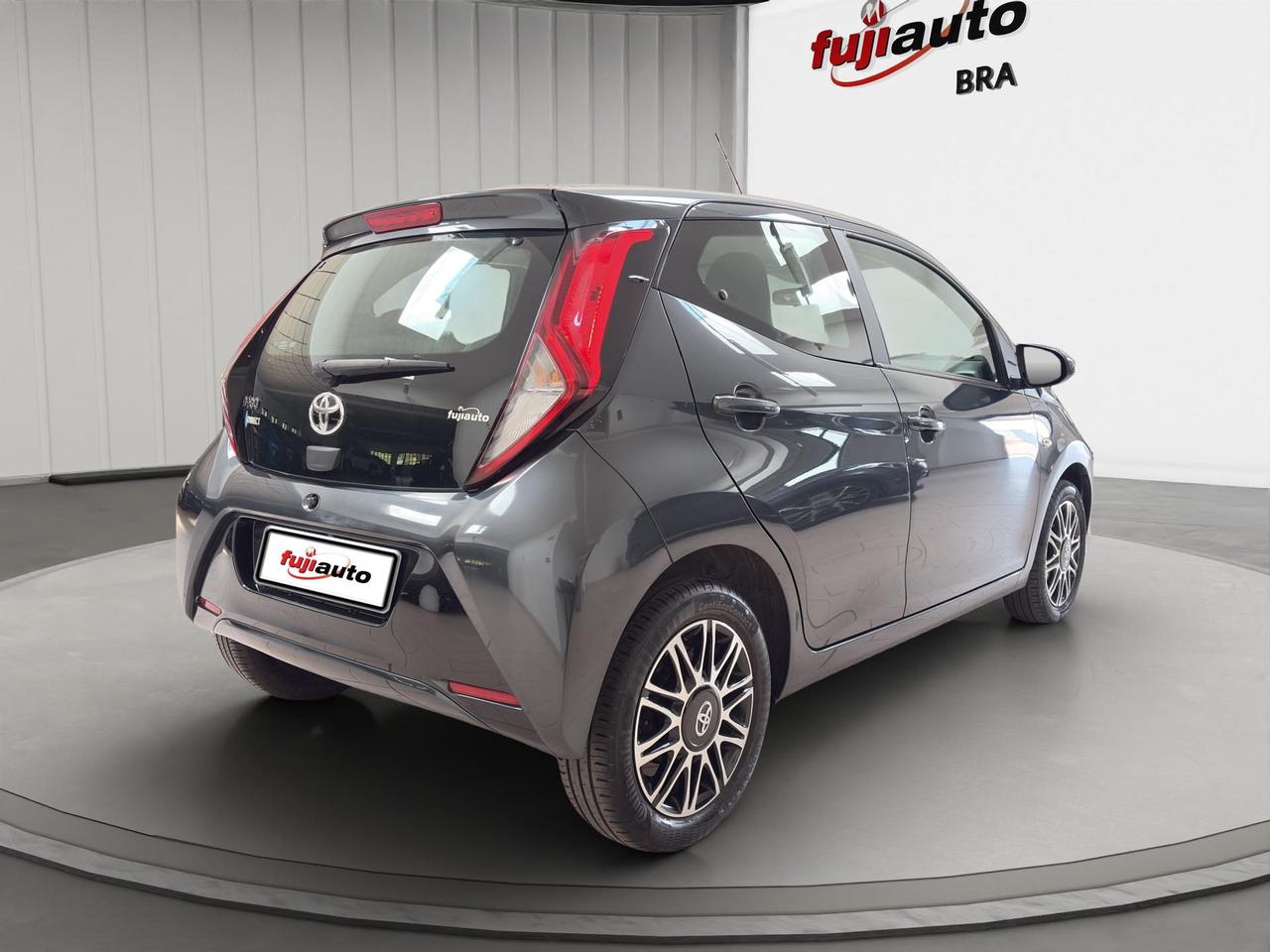Toyota Aygo 5p 1.0 x-play 72cv