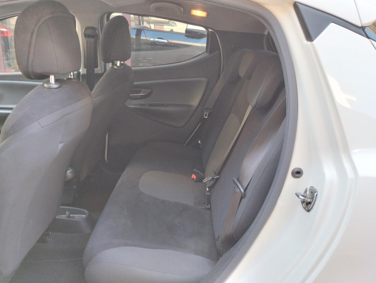 Lancia Ypsilon 1.2 69 CV GPL Ecochic Platinum