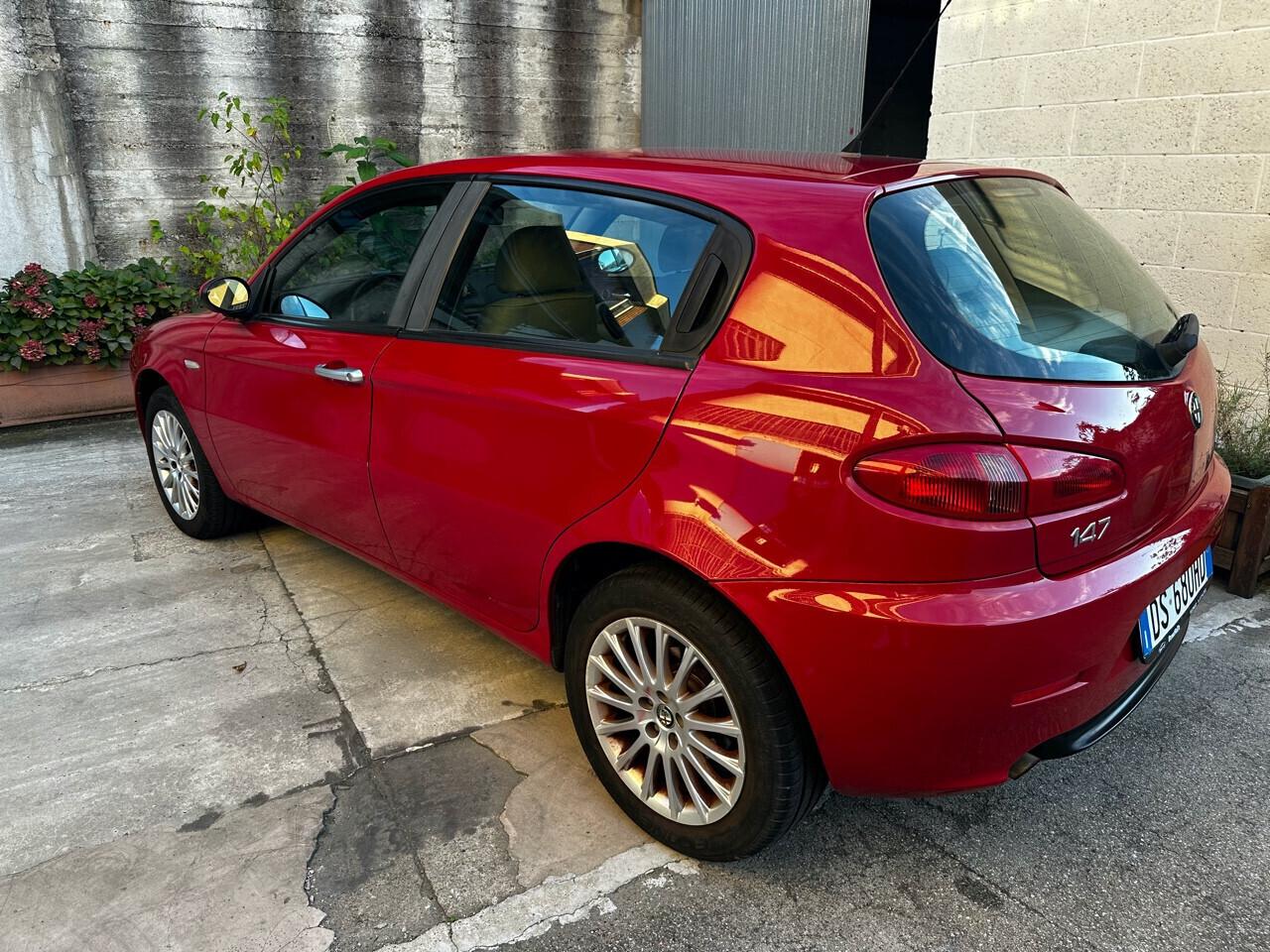 Alfa Romeo 147 1.6 16V TS (105) 5 porte Distinctive