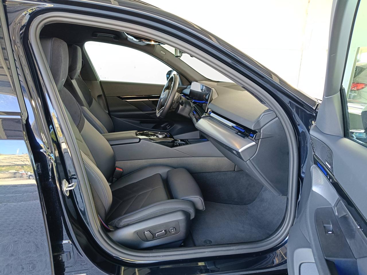 BMW Serie 5 G61 2024 Touring - 520d Touring 48V xdrive MSport Pro auto