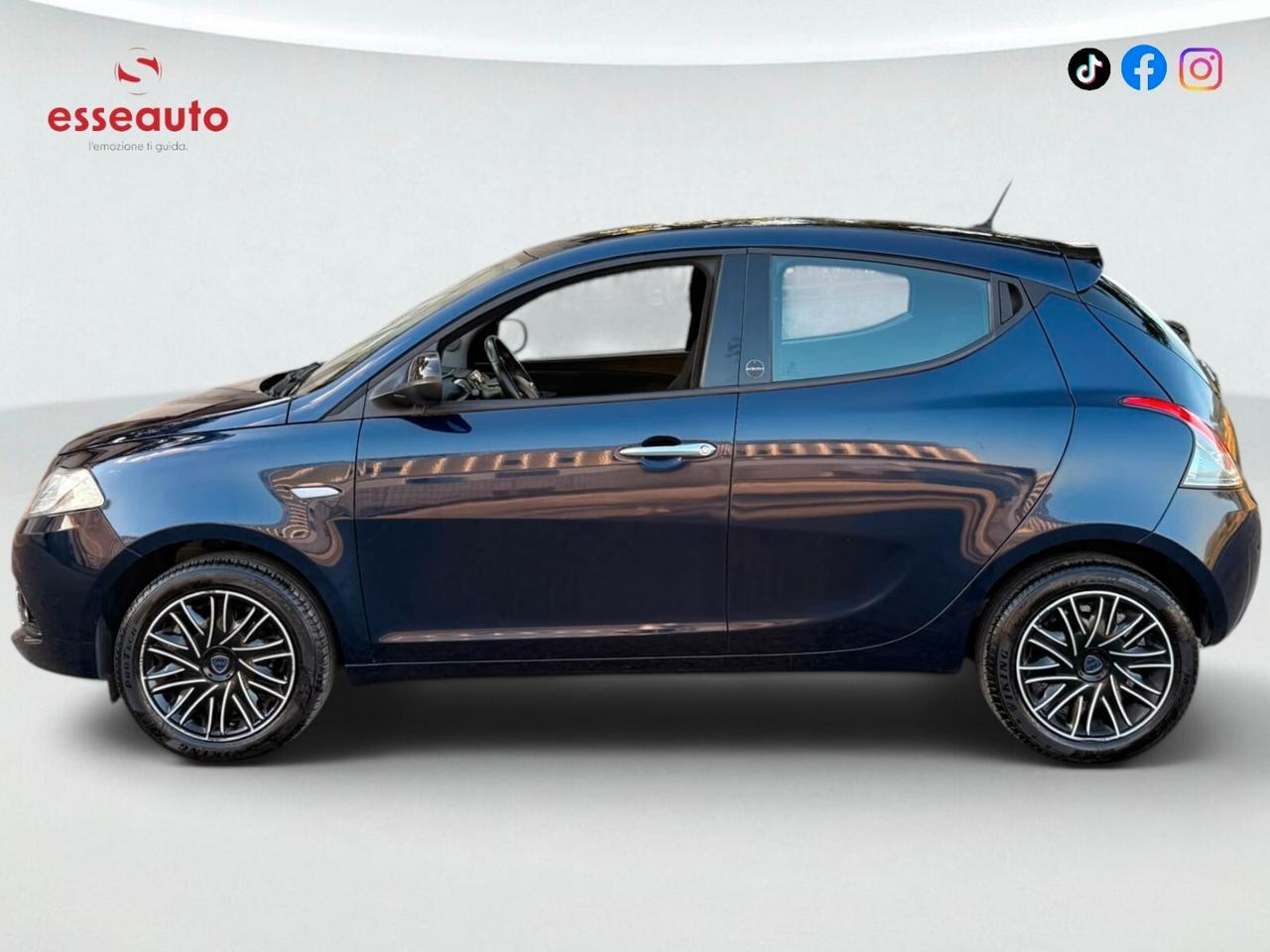 Lancia Ypsilon 1.0 FireFly 5 porte S&S Hybrid Ecochic Gold
