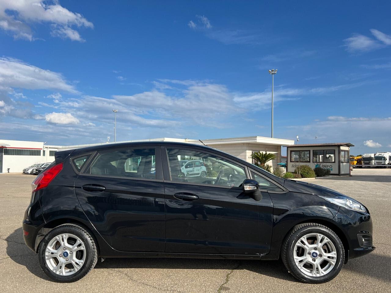Ford Fiesta 1.4 5p. Bz.- GPL Titanium - 2013