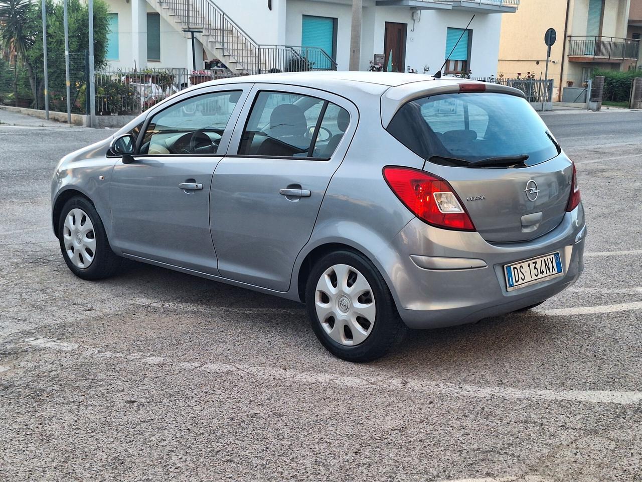 Opel Corsa 2009 1.2 IMPIANTO METANO MOTORE RIFATTO 5 PORTE