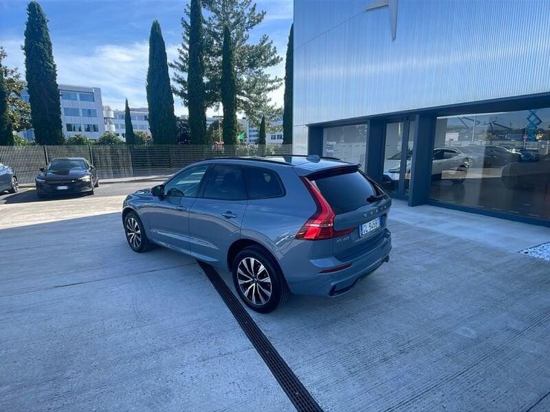 Volvo XC60 B4 D AWD automatico Plus Dark