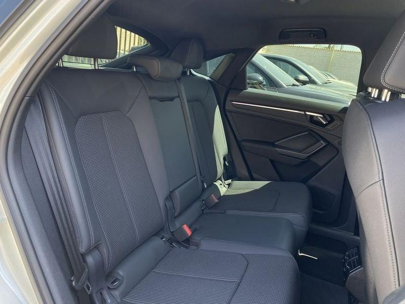 Audi Q3 SPB S line interno ed esterno 2.0 TDI 150CV s-tronic 35