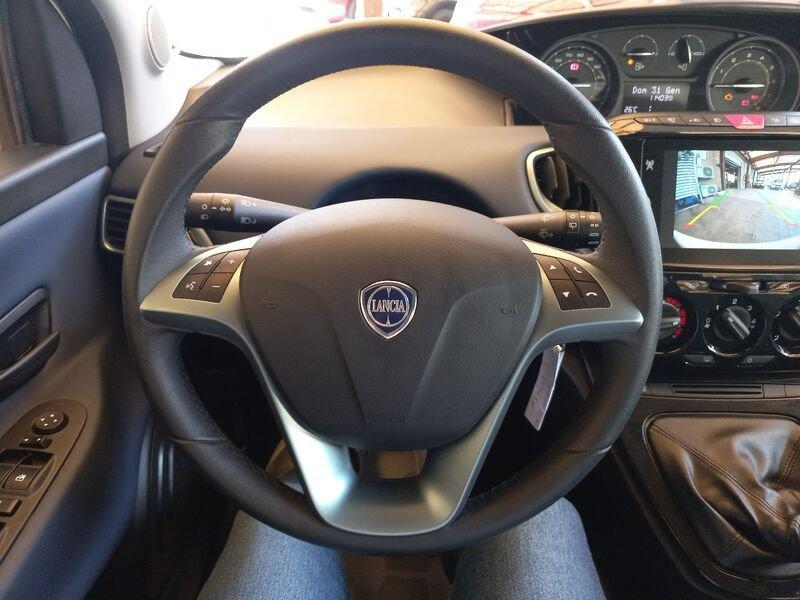 Lancia Ypsilon New 5 porte My24 1.0 Firefly 70 CvStart&Stop Hybrid Oro