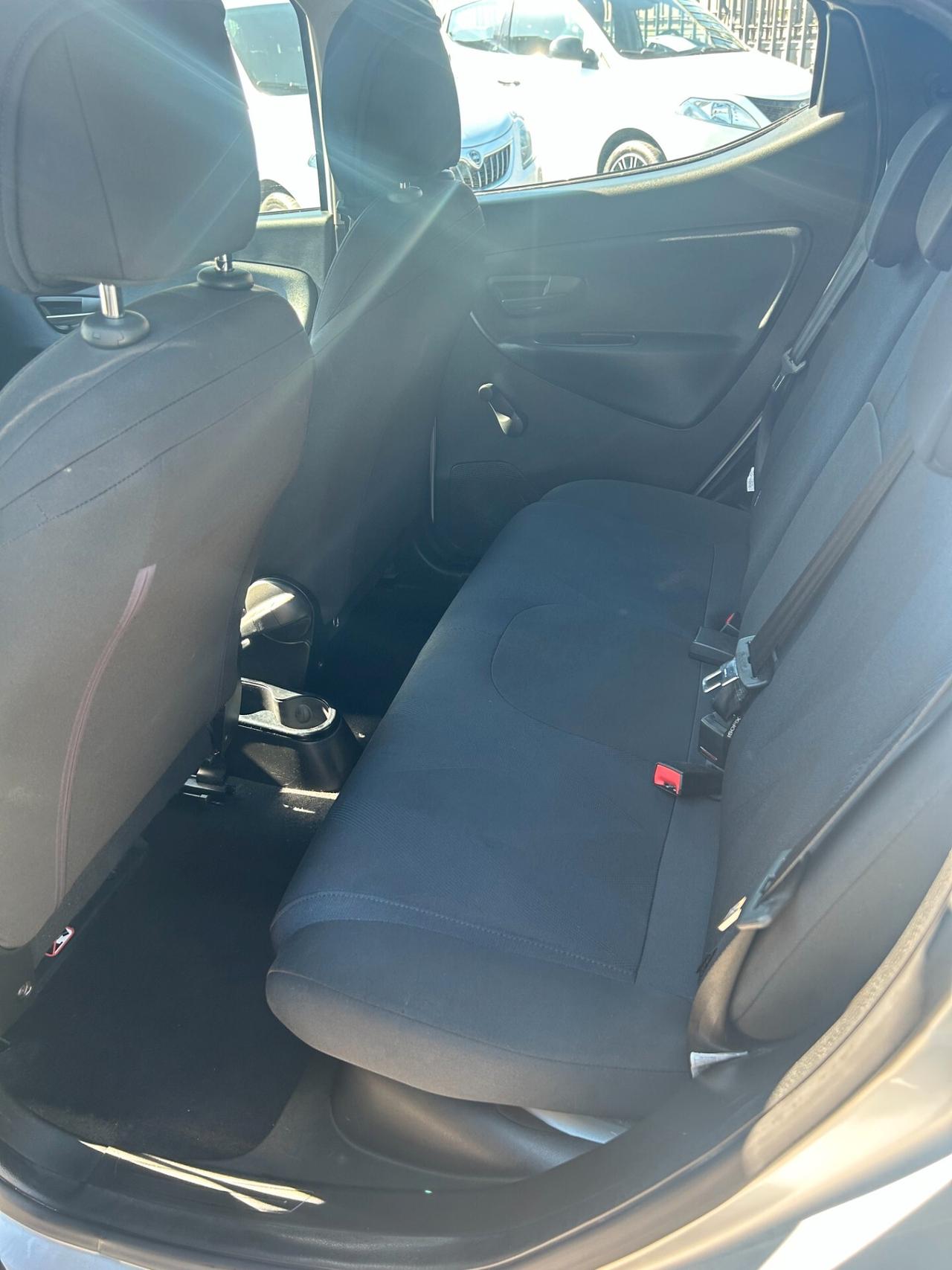 Lancia Ypsilon 1.0 FireFly 5 porte S&S Hybrid Ecochic Gold