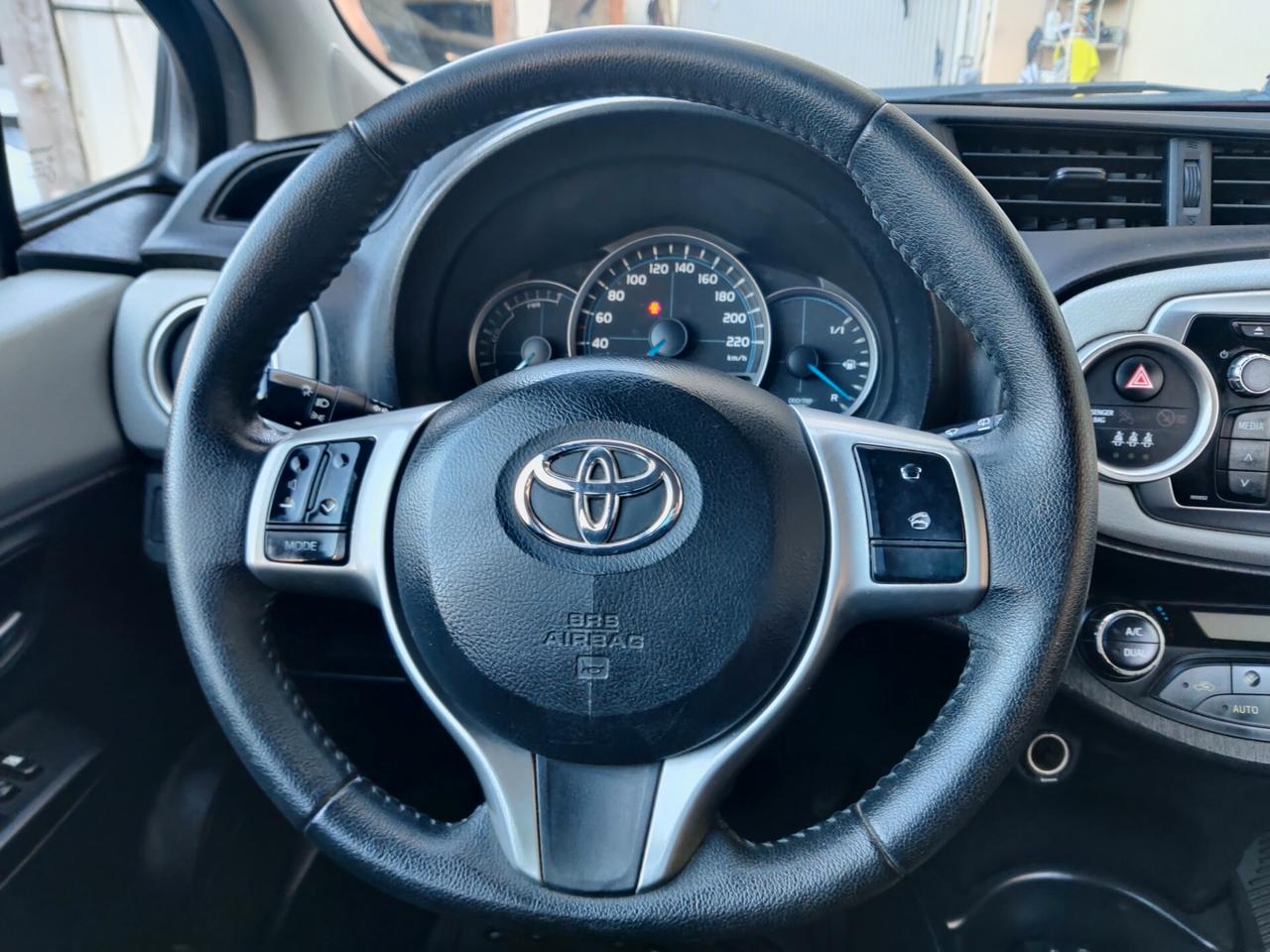 Toyota Yaris 1.5 Hybrid 5 porte Lounge