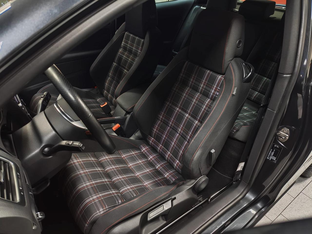 Volkswagen Golf GTI UNICO PROPRIETARIO