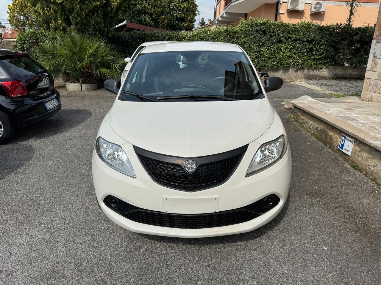 Lancia Ypsilon Hybrid ecochic 1.0 70cv benz-elettrica