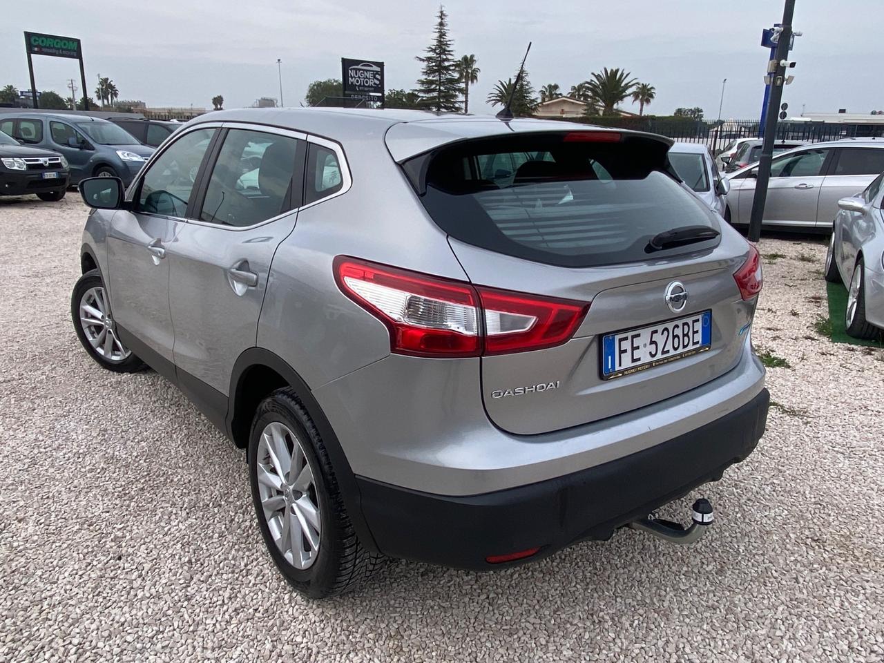 Nissan Qashqai 1.5 dCi Tekna GANCIO TRAINO,TELECAMERE 360*,NEOPATENTATI UNICO PROPIETARIO