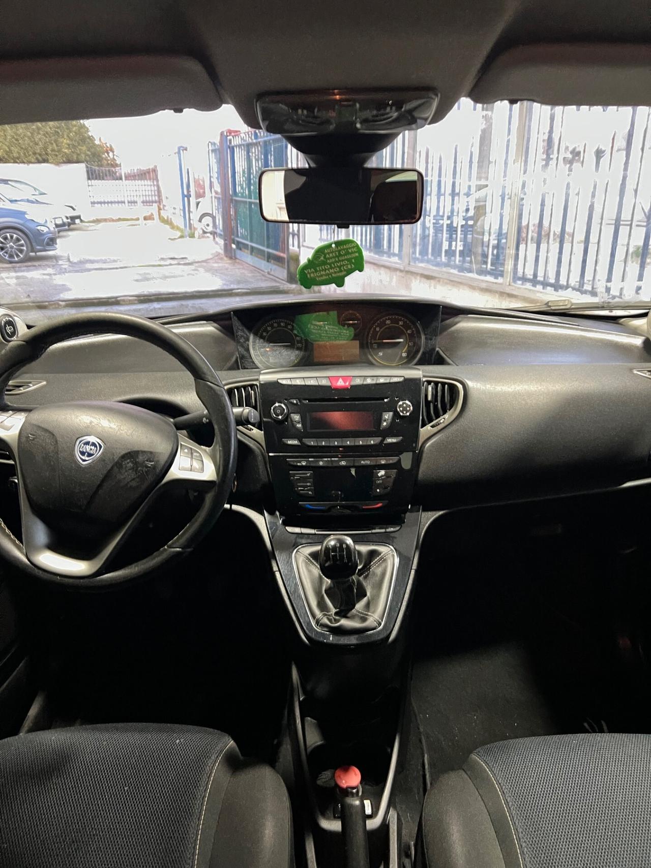 Lancia Ypsilon 1.3 MJT 16V 95 CV 5 porte S&S S Momodesign