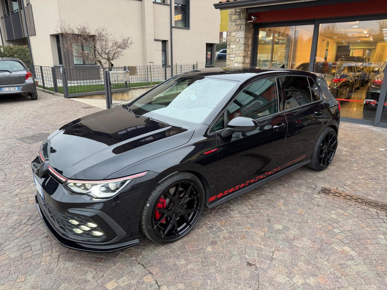 Volkswagen Golf GTI 2.0 TSI TOTAL BLACK