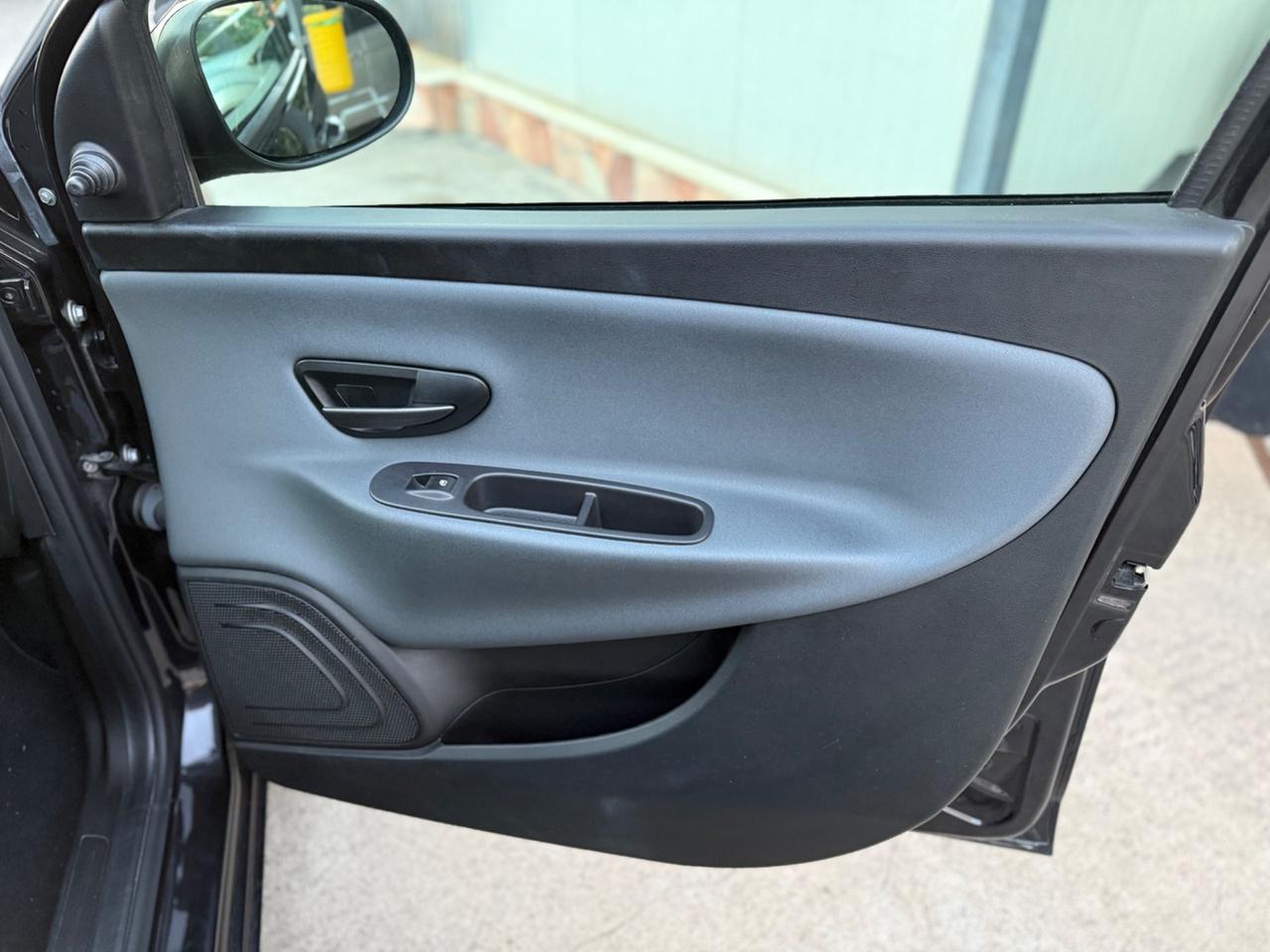 Lancia Ypsilon 1.2 69 CV 5 porte GPL KM CERTIF