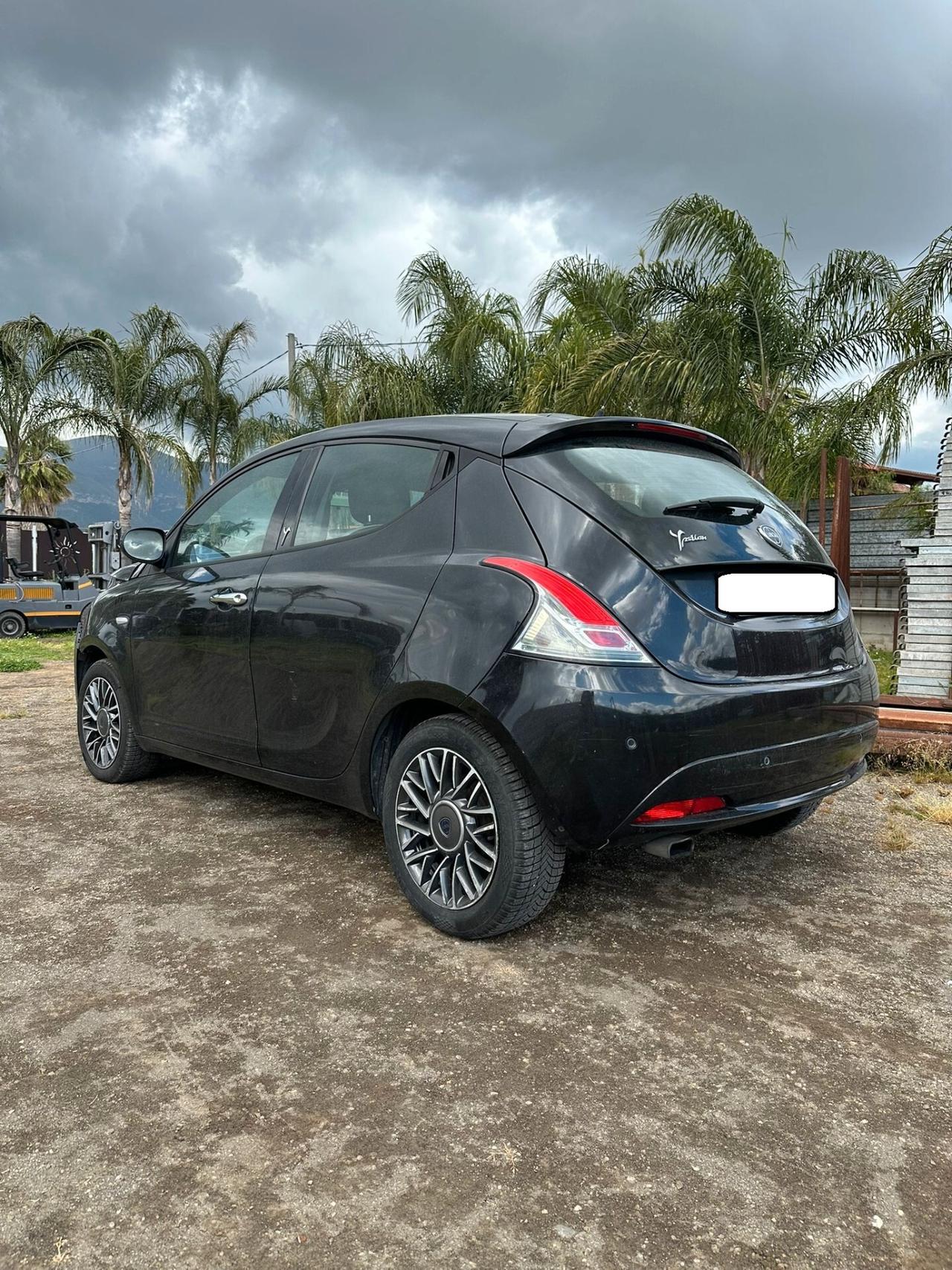 Lancia Ypsilon 1.2 69 CV BENZ/GPL SINISTRATA