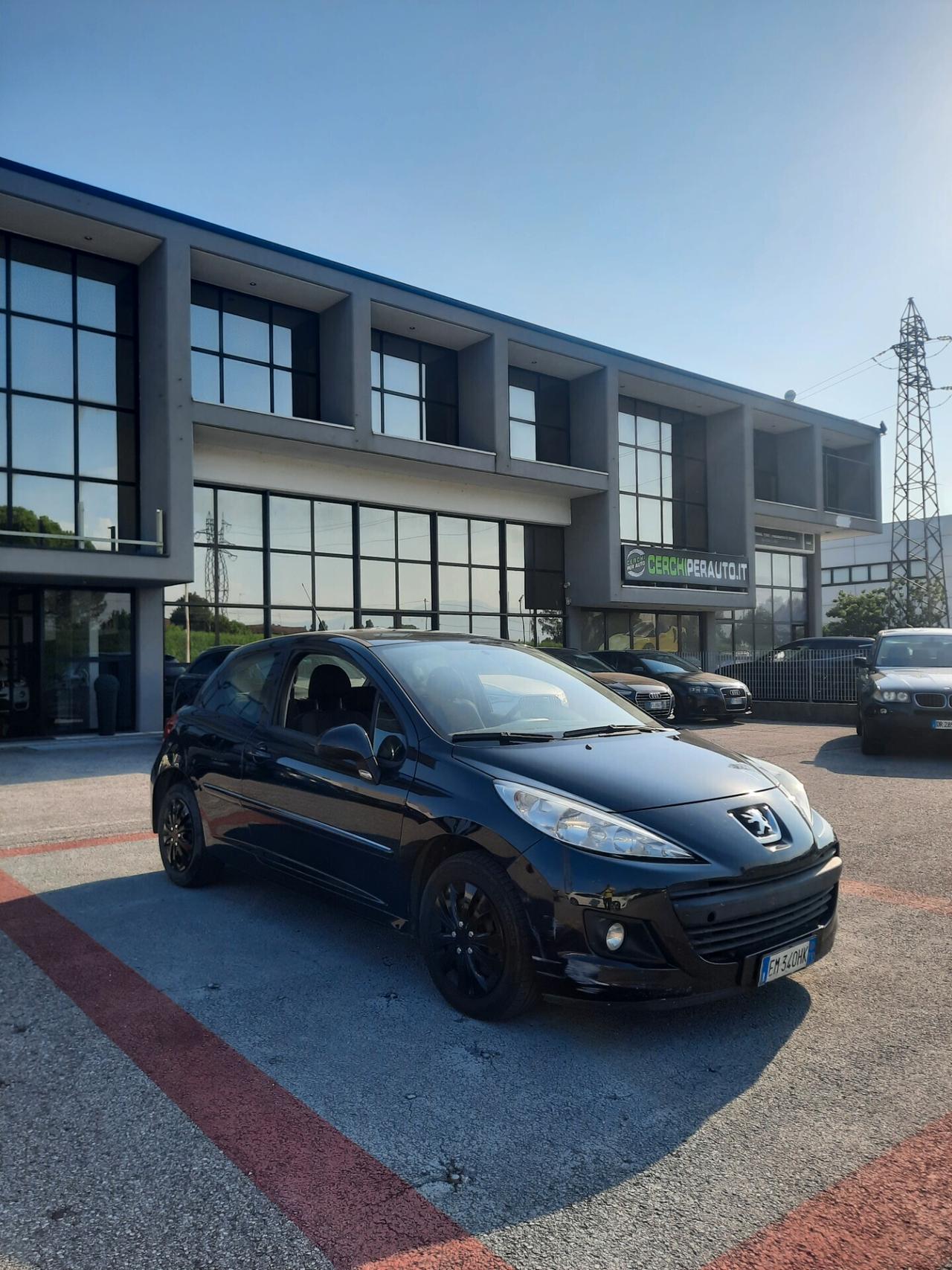 Peugeot 207 1.4 HDi 70CV 3p. OK NEOPATENTATI