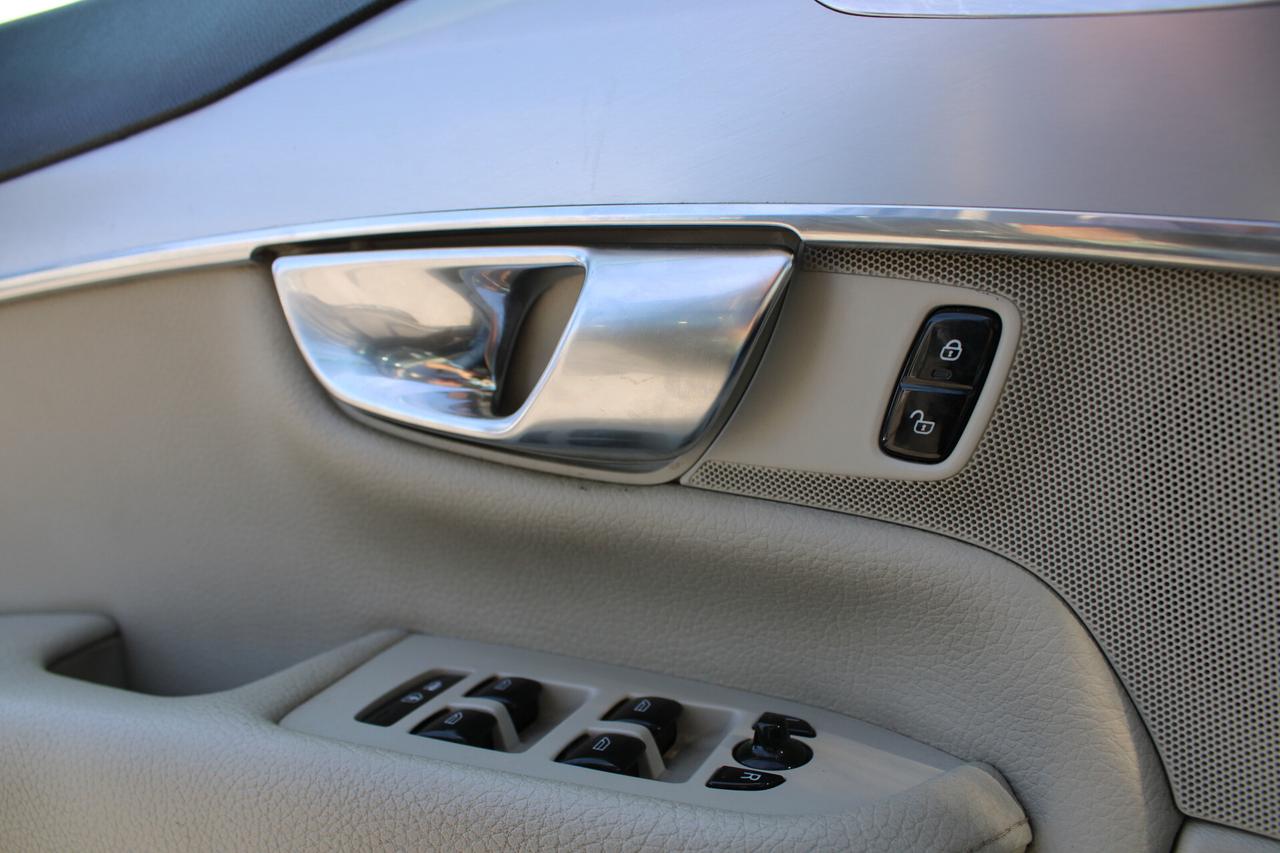 Volvo XC 90 XC90 D5 AWD Geartronic 7 posti Momentum