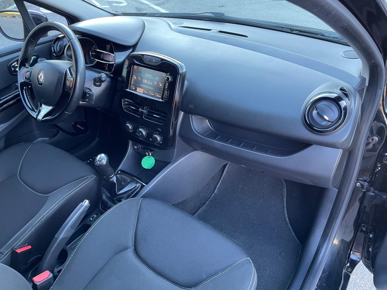 Renault Clio 1.2 16V 5 porte Live!* Neo patentati *