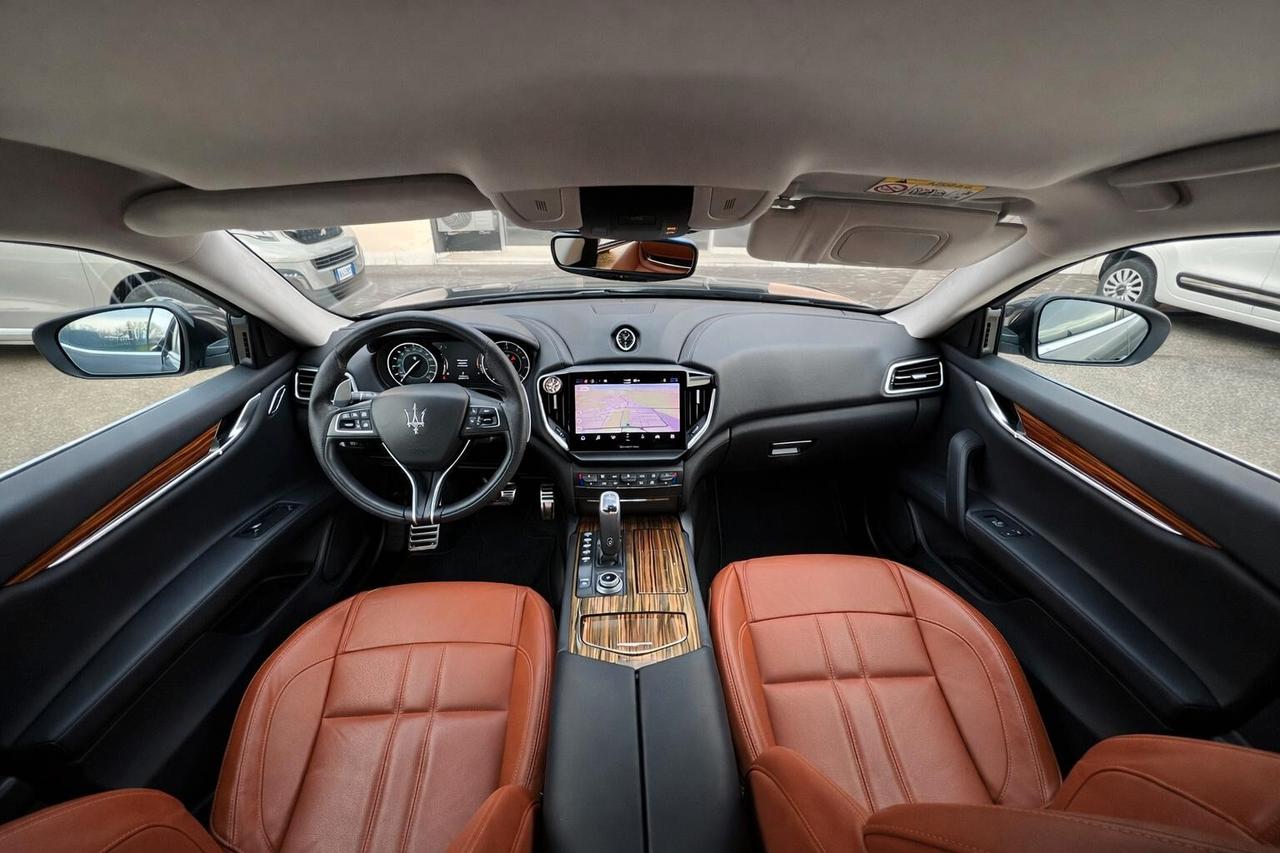 Maserati Ghibli 330 CV MHEV GRANSPORT