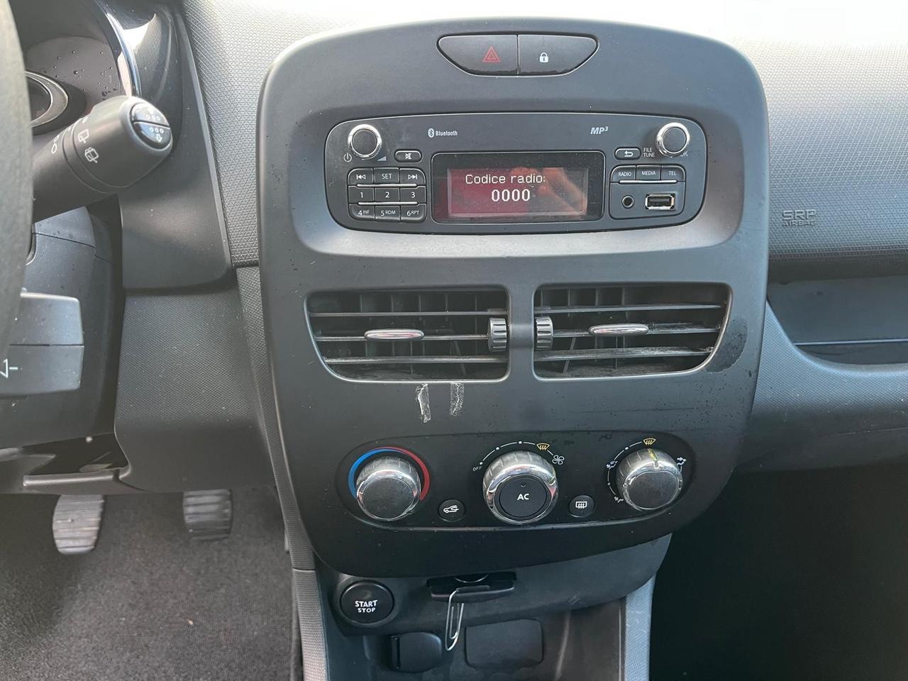 Renault Clio 5P-1.2 gpl -full -2013