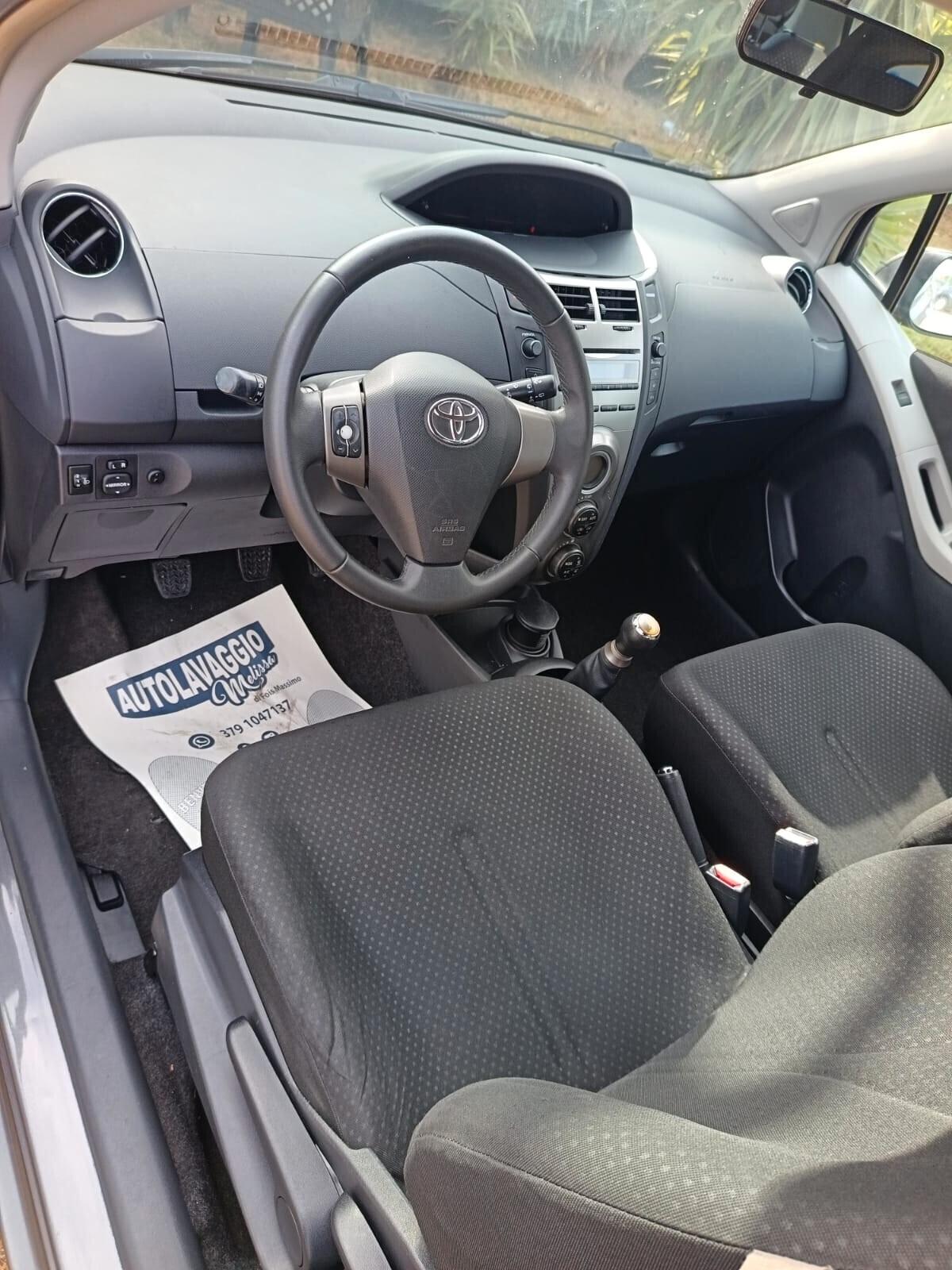 Toyota Yaris 1.0 3 porte Sol