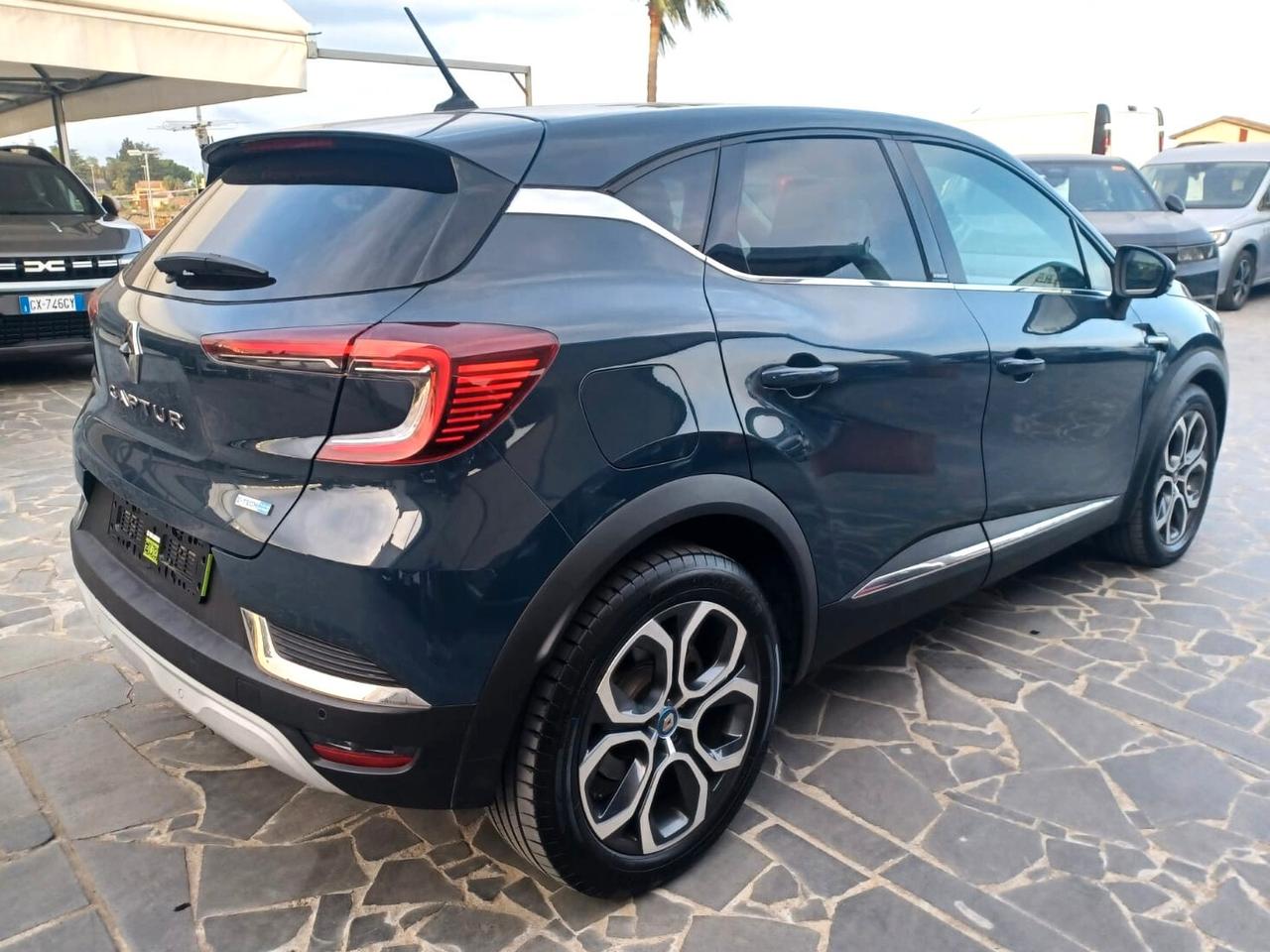 Renault Captur 1.6 E-Tech phev Intens 160cv