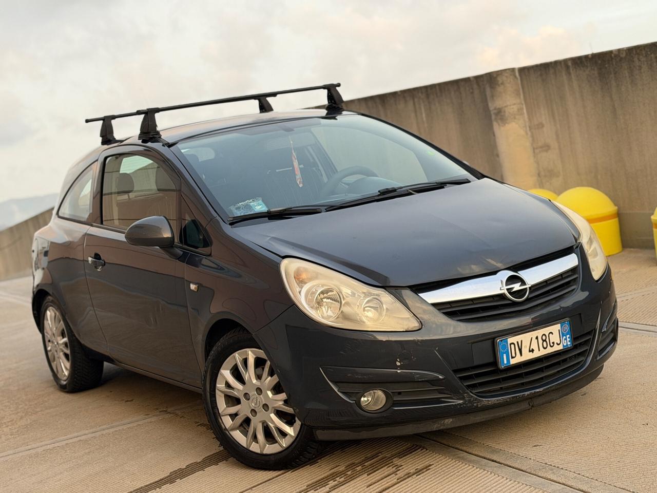 Opel Corsa 1.2 benzina 2009 leggere descrizione