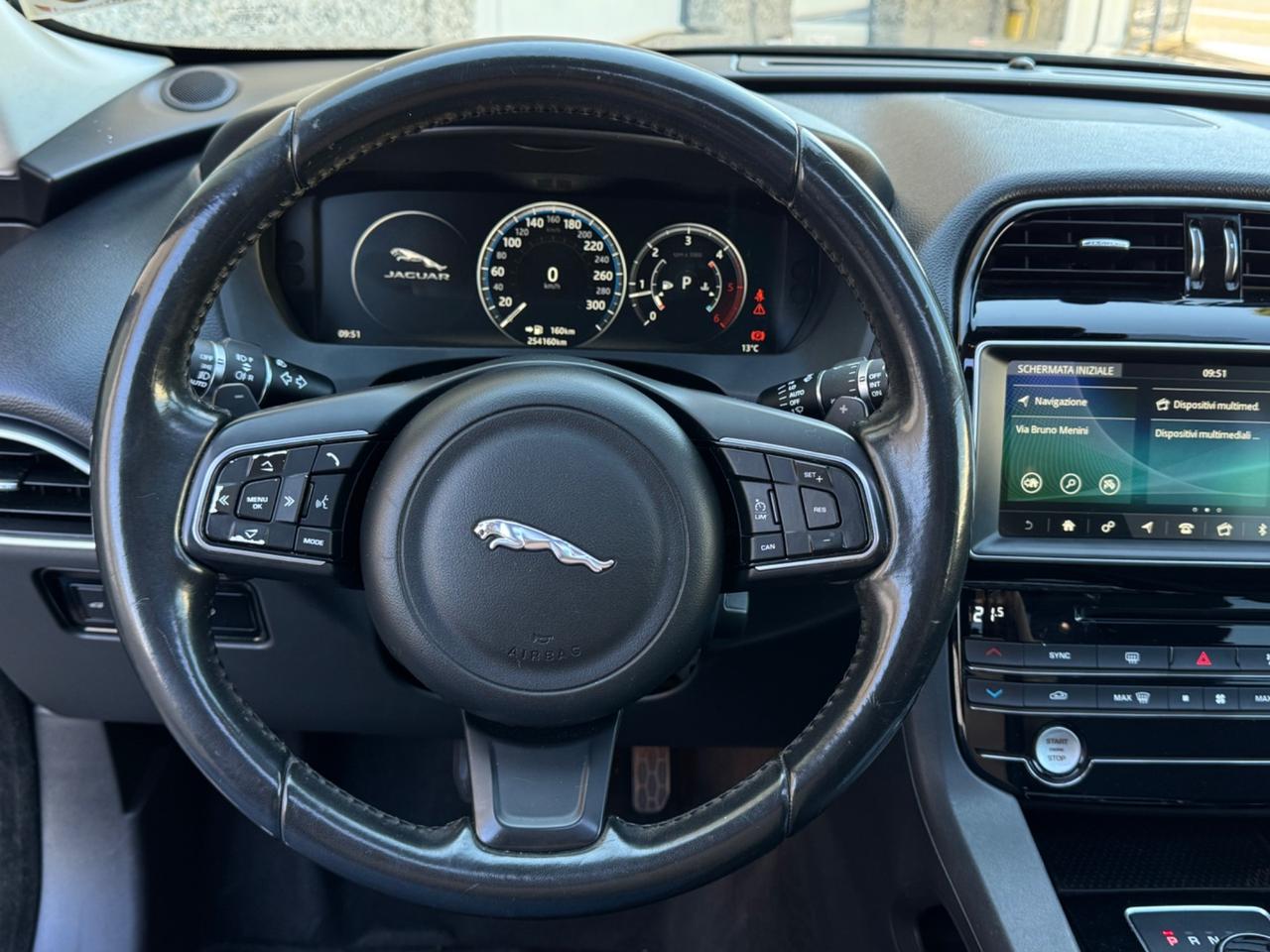 Jaguar F-Pace 2.0d 180 CV AWD aut. Portfolio