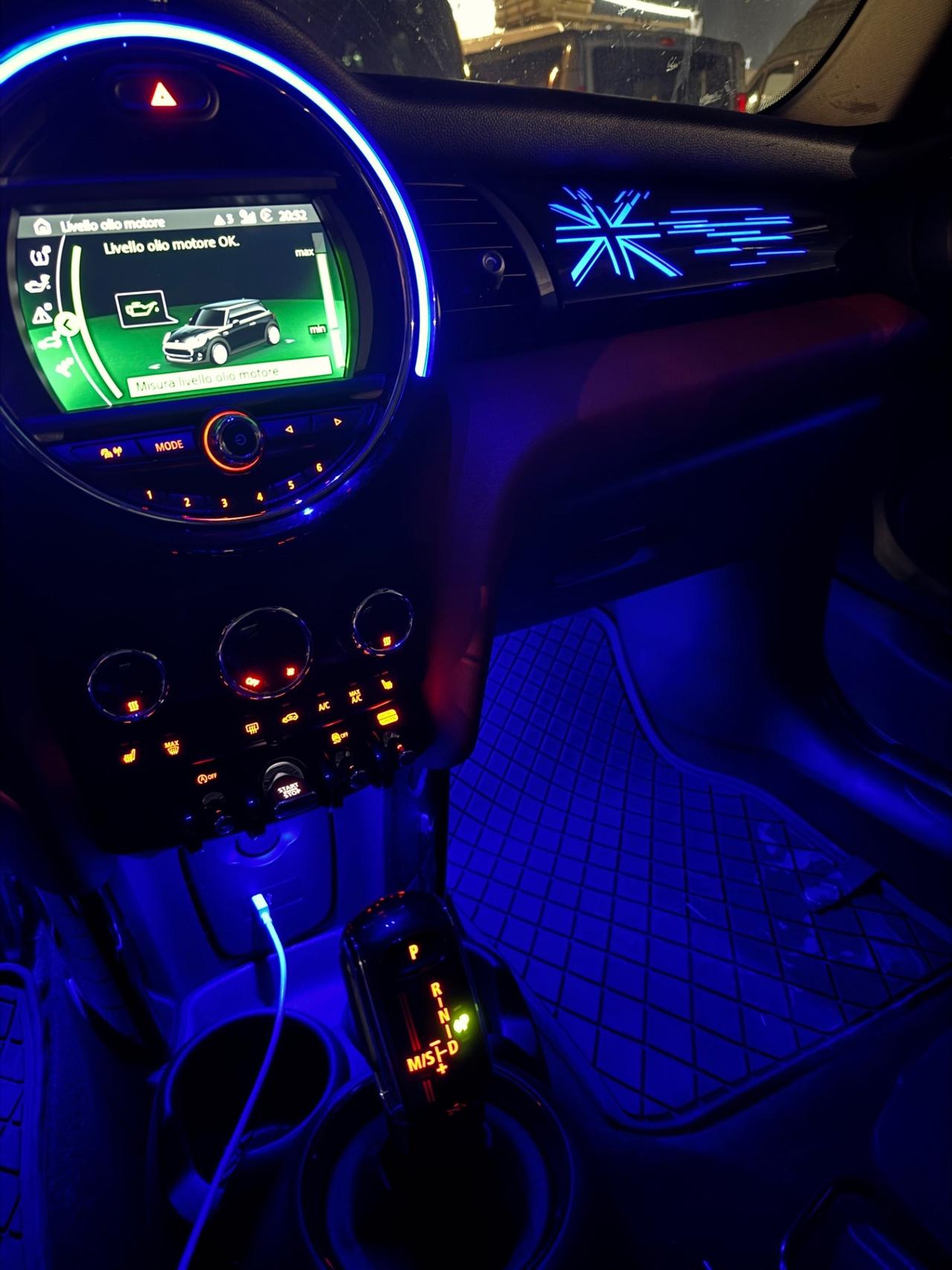 Mini F56 2.0 John Cooper Works Pro 231cv Auto 3p