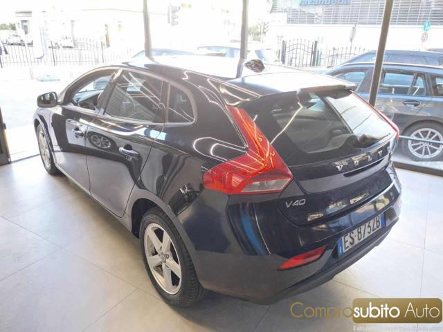 VOLVO V40 D2 1.6 Momentum