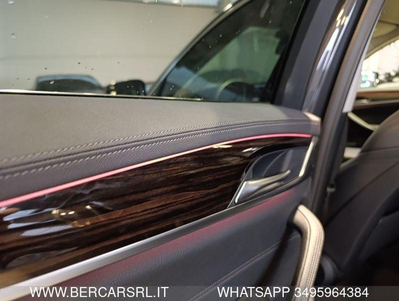 BMW Serie 5 520d 48V xDrive Touring Luxury*SEDILI RISC*TELECAMERA*CAMBIO AL VOLANTE*